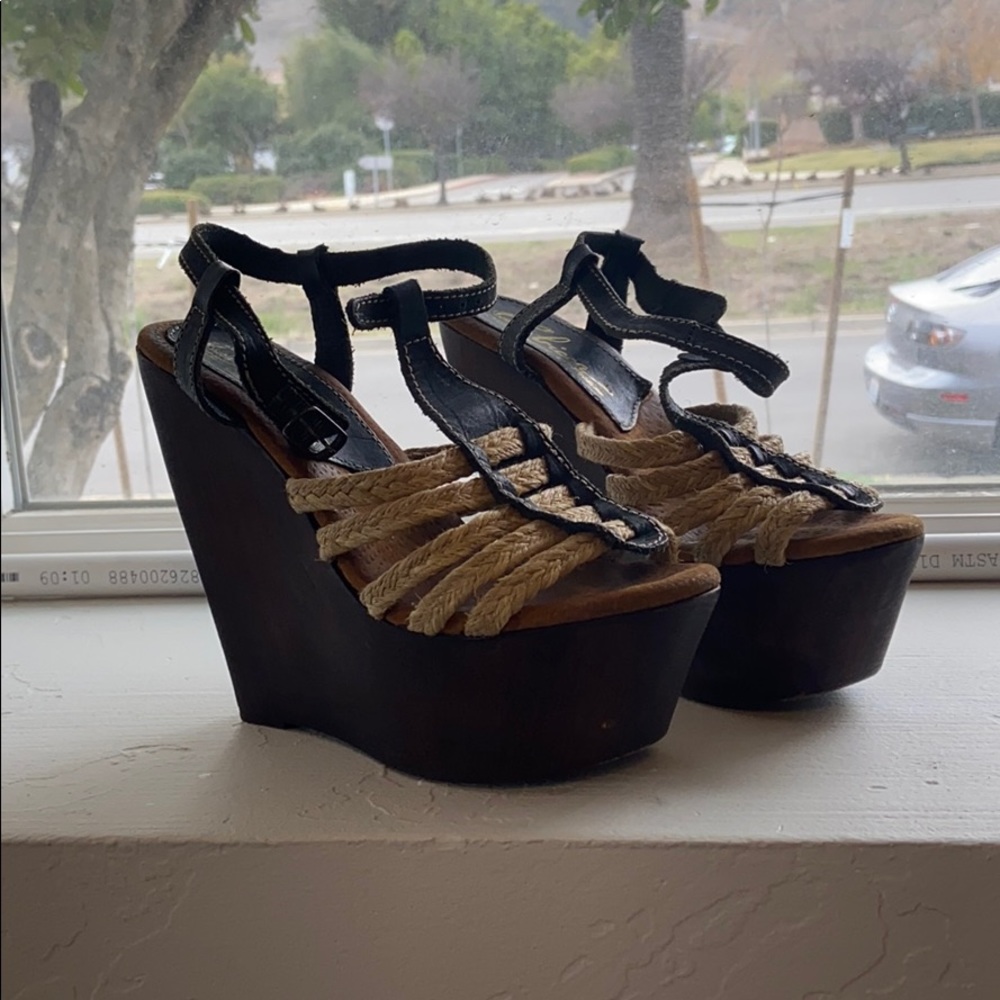 Vintage collection wedge